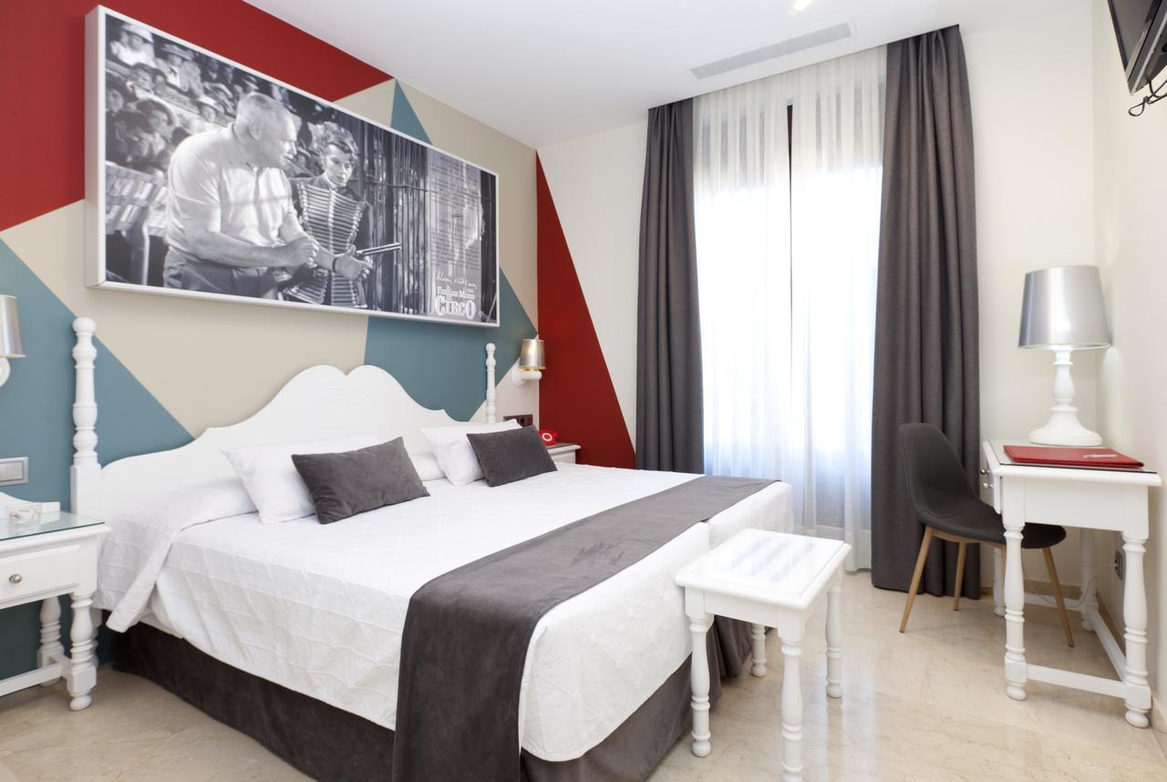 Hotel Carlos V Толедо Екстериор снимка
